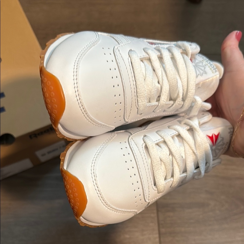 Reebok Classic Leathers with Gum Sole - Picture 3 of 8